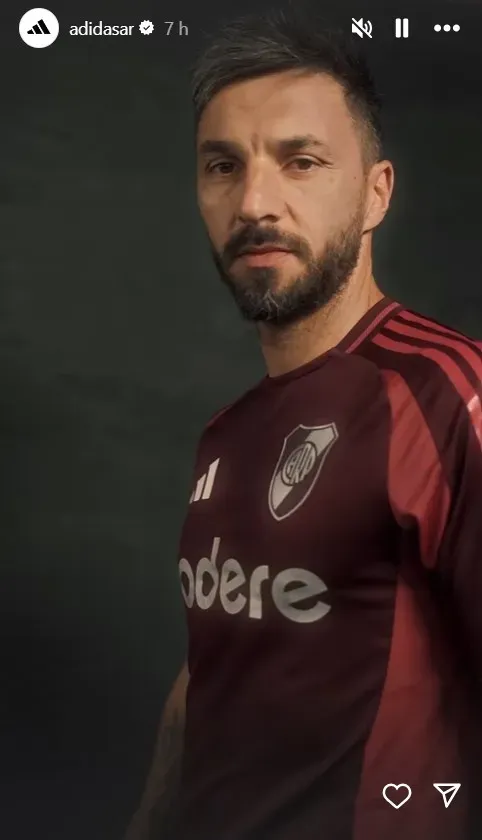 Ignacio Nacho Scocco, modelo de Adidas para la camiseta alternativa de River 2024/25 (FOTO:  @adidasar).