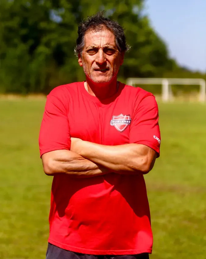 Mario Salas sigue con la preparación del mejor equipo posible en Ñublense. (Foto: Ñublense SADP).