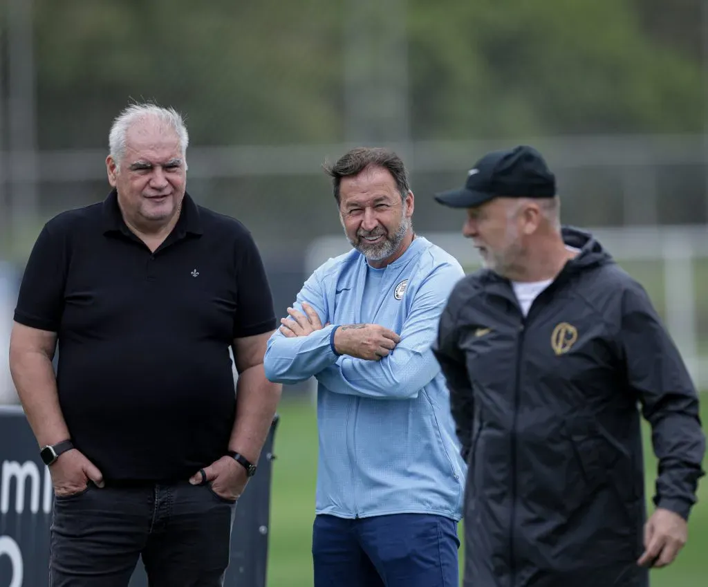 Presidente Augusto Melo, Rubão e Mano Menezes, do Corinthians