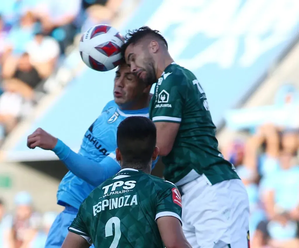 Un polémico primer tiempo se ha jugado en la final de la liguilla por el ascenso. Foto: Alex Diaz/Photosport