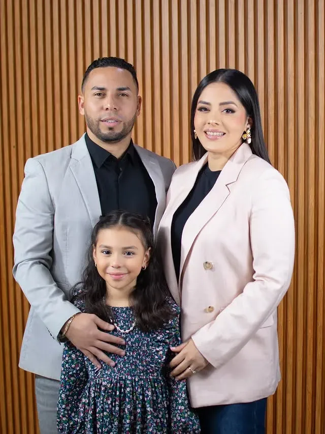 Hoy Hulse predica acompañado por su familia (Instagram).