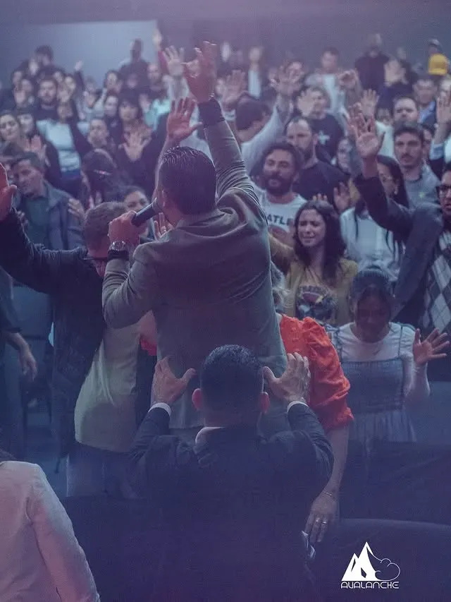 El ex futbolista le dio un giro drástico a su vida (Instagram).