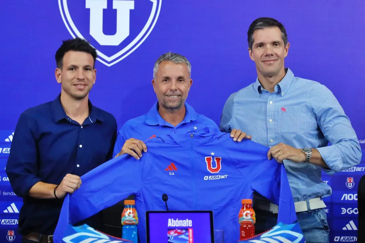 Después de dos años, Gustavo Álvarez se va definitivamente de Universidad de Chile (Photosport)