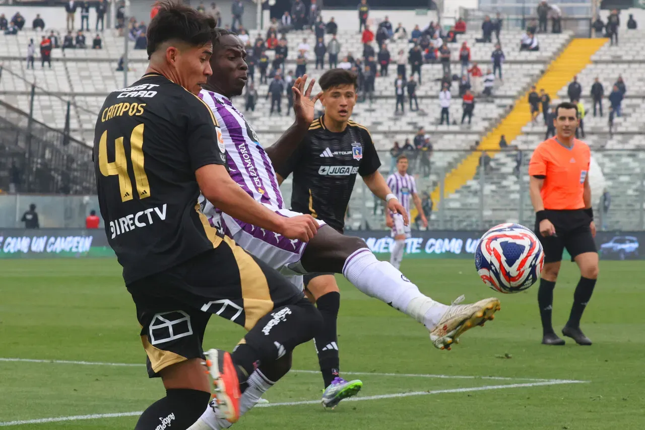 Víctor Campos en el amistoso con el Real Valladolid. (Foto: Photosport)