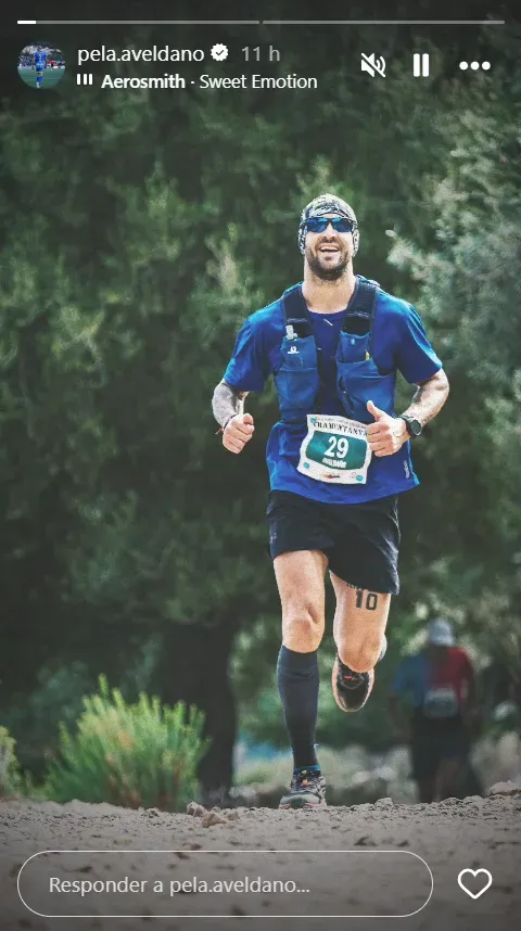 Lucas Aveldaño en acción durante una prueba de trail running. (Captura Instagram).