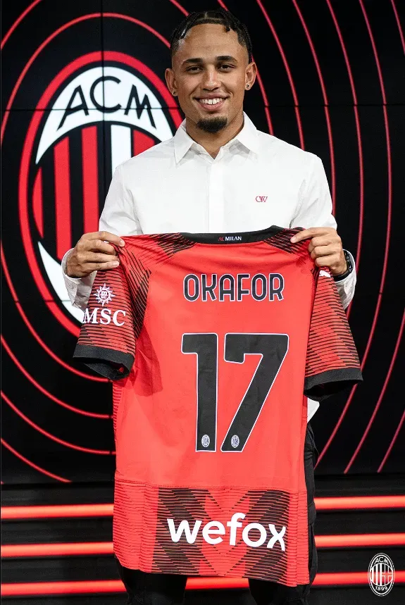 Mientras el AC Milan espera por Chukwueze, fichó al suizo Noah Okafor. (AC Milan).
