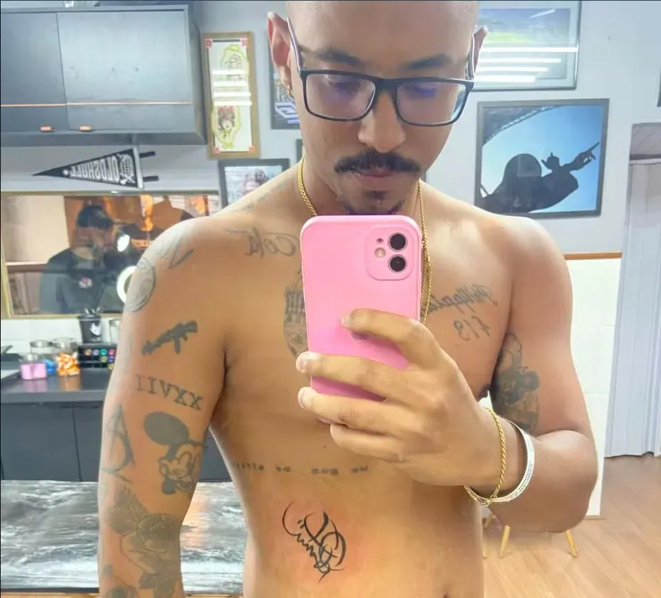 Adal Vidal, torcedor que tatuou autógrafo de Coutinho – Foto: Arquivo pessoal