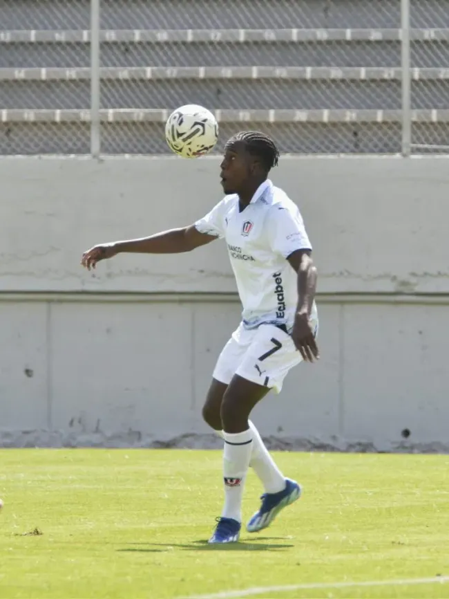 Jan Hurtado anotó uno de los goles de Liga de Quito en el último partido de pretemporada. (Foto: @LDU_Oficial)