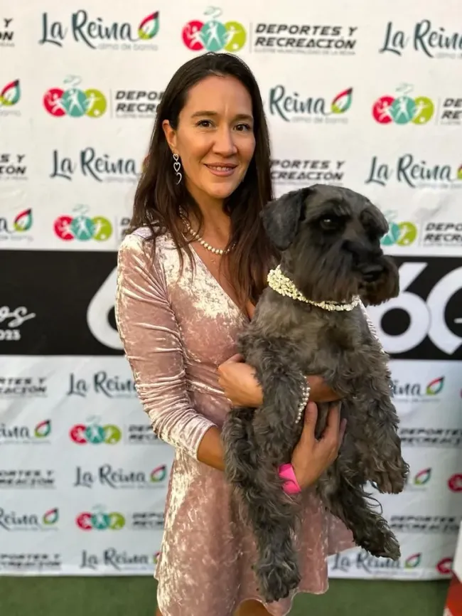 Chris Vorpahl llegó con su mascota a recibir el premio