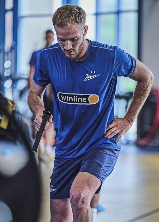 Luciano Gondou entrenando en Zenit.