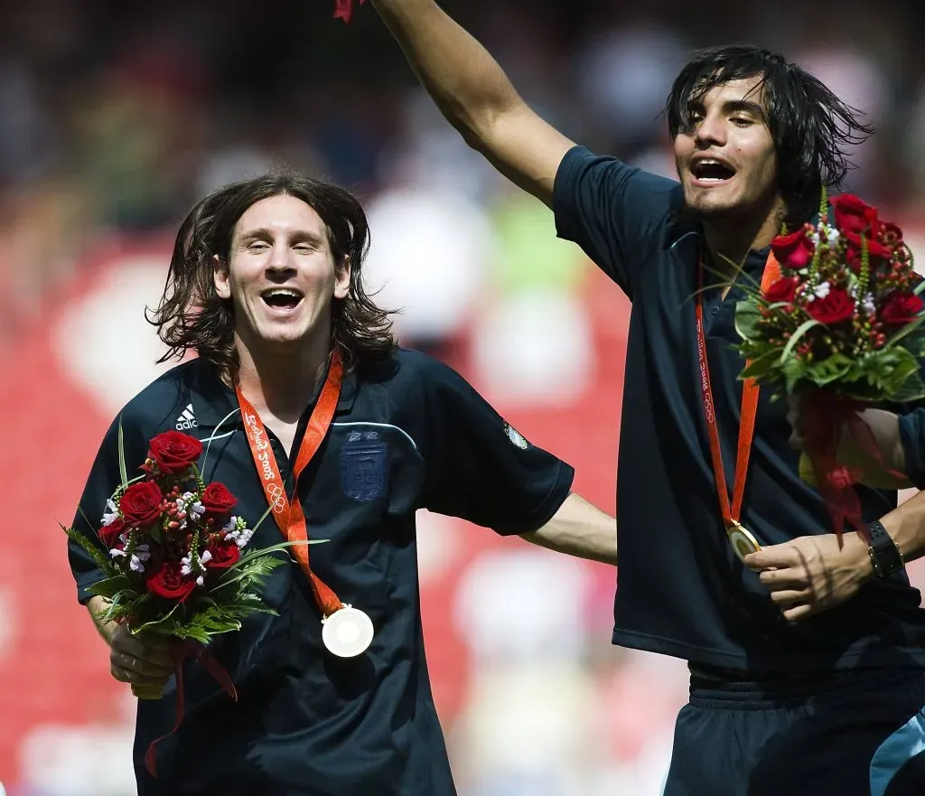 Messi y Romero celebran la obtención de la medalla dorada en 2008. Foto: Imago