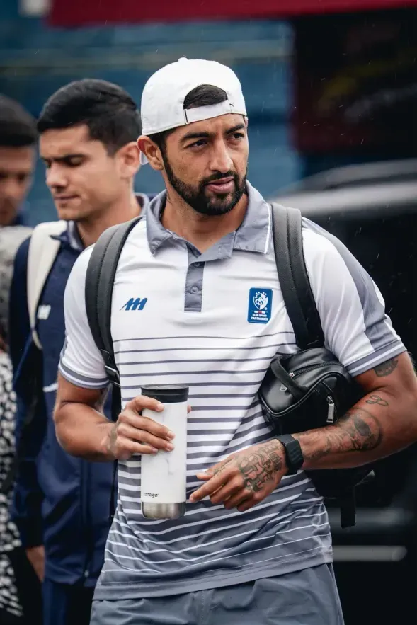 Everardo Rubio podría volver a vestirse de florense (CS Cartaginés).