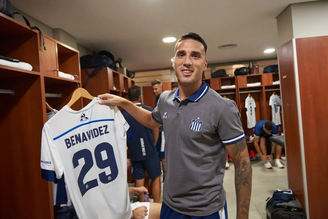 Talleres presenta su nueva indumentaria. (Prensa Talleres)