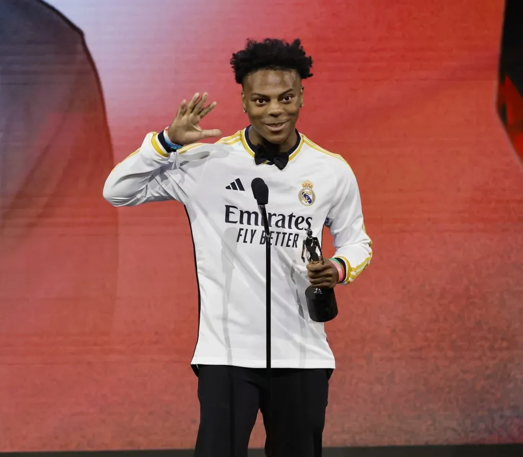 LOS ANGELES, CALIFORNIA – AUGUST 27: (FOR EDITORIAL USE ONLY) IShowSpeed accepts the Streamy Award for Variety Streamer onstage during the 2023 Streamy Awards at Fairmont Century Plaza on August 27, 2023 in Los Angeles, California. (Photo by Kevin Winter/Getty Images)