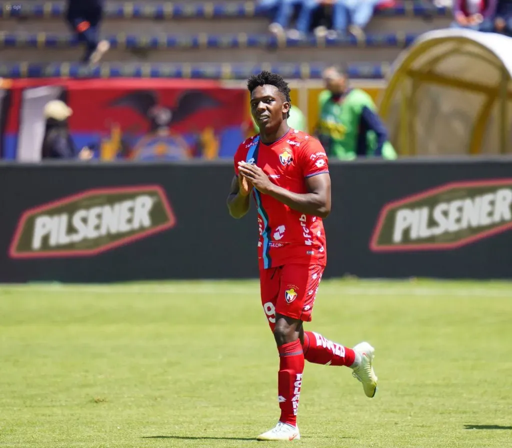 Djorkaeff Reasco estaría en planes de la Beccacece. (Foto: Imago)