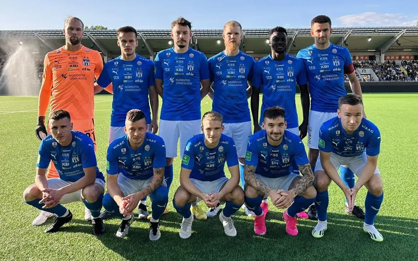 Los once de KI Klaksvik. Twitter de KI Klaksvik.