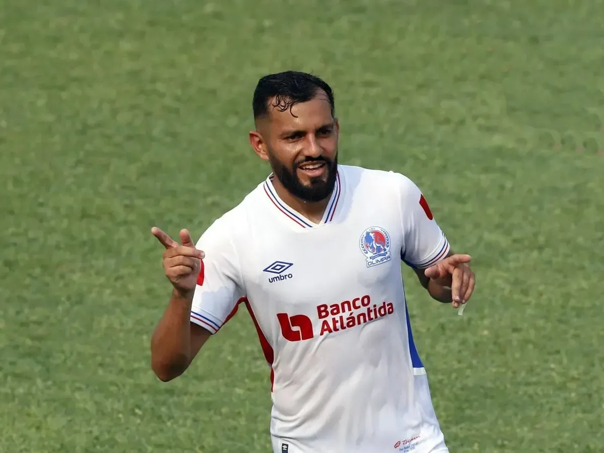 En Costa Rica se habla muy fuerte sobre una salida de Jorge Álvarez.