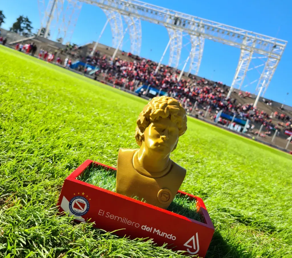 En San Nicolás se jugaron las semis de la última Copa de la Liga entre Vélez y Argentinos. (Prensa AAAJ)