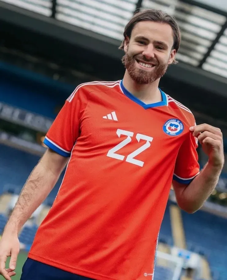 Ben Brereton Díaz quiere seguir celebrando con la selección chilena. Foto: adidas.