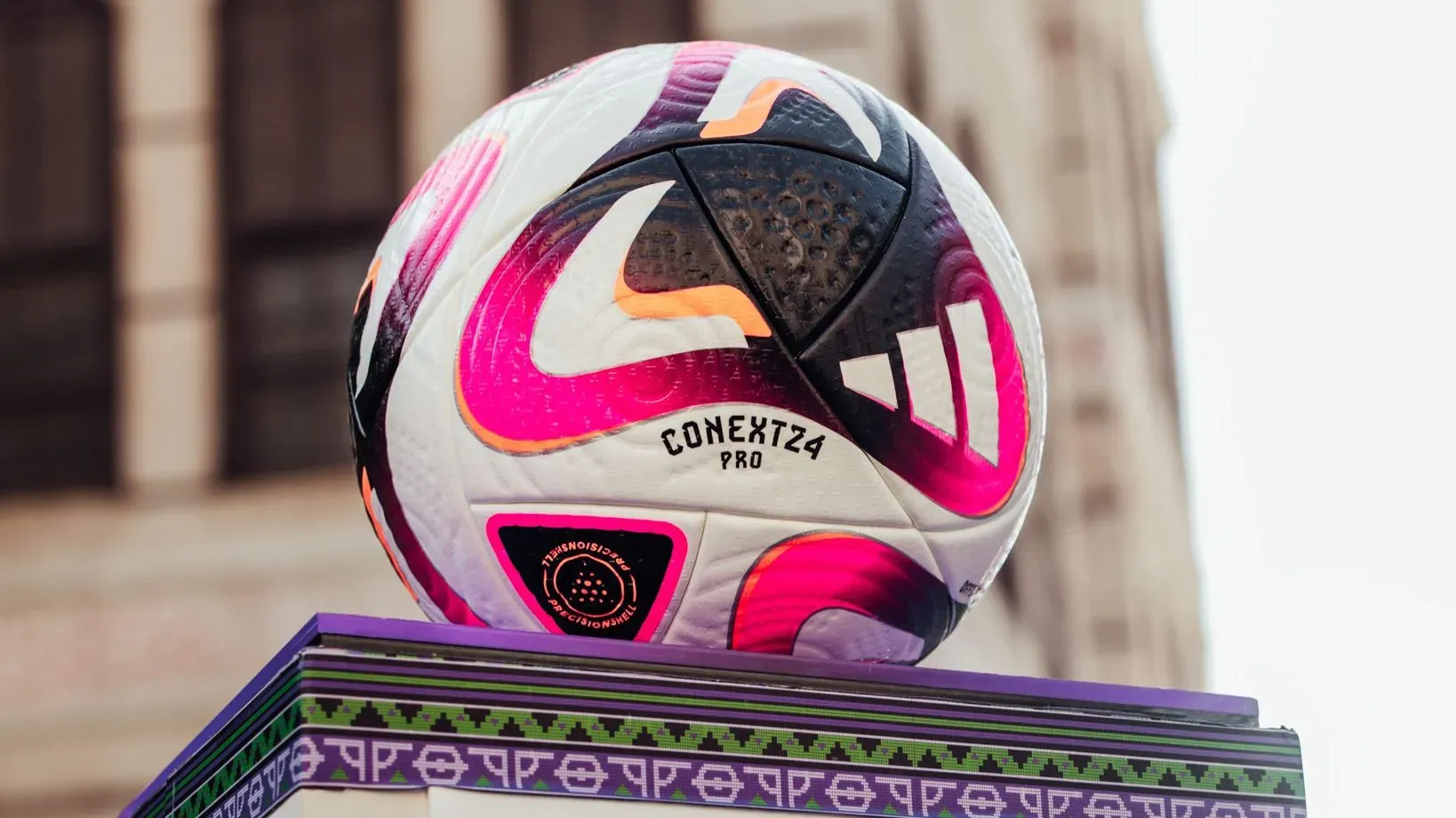 La pelota con la que se jugará el Mundial de Clubes. @FIFAcom
