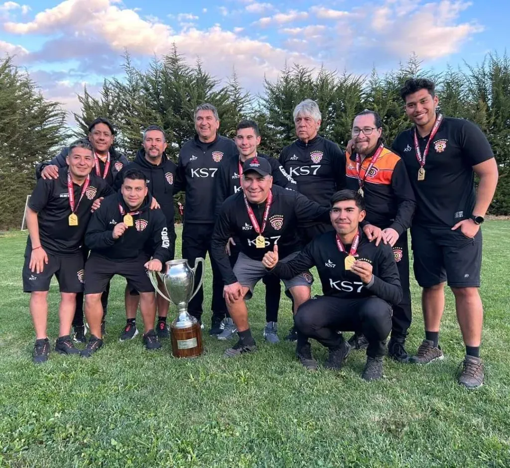 Emiliano Astorga logró llevar a Cobreloa de vuelta a la Primera División tras tres años en el cargo de entrenador. | Foto: Cobreloa.