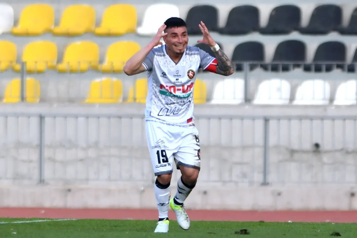 Popín Castro es el anhelo de Mosa para Colo Colo