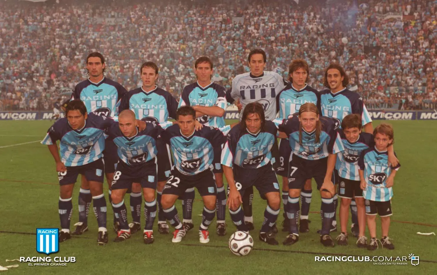 Martín Vitali, segundo de izquierda a derecha en la fila inferior. (Foto: Prensa Racing).