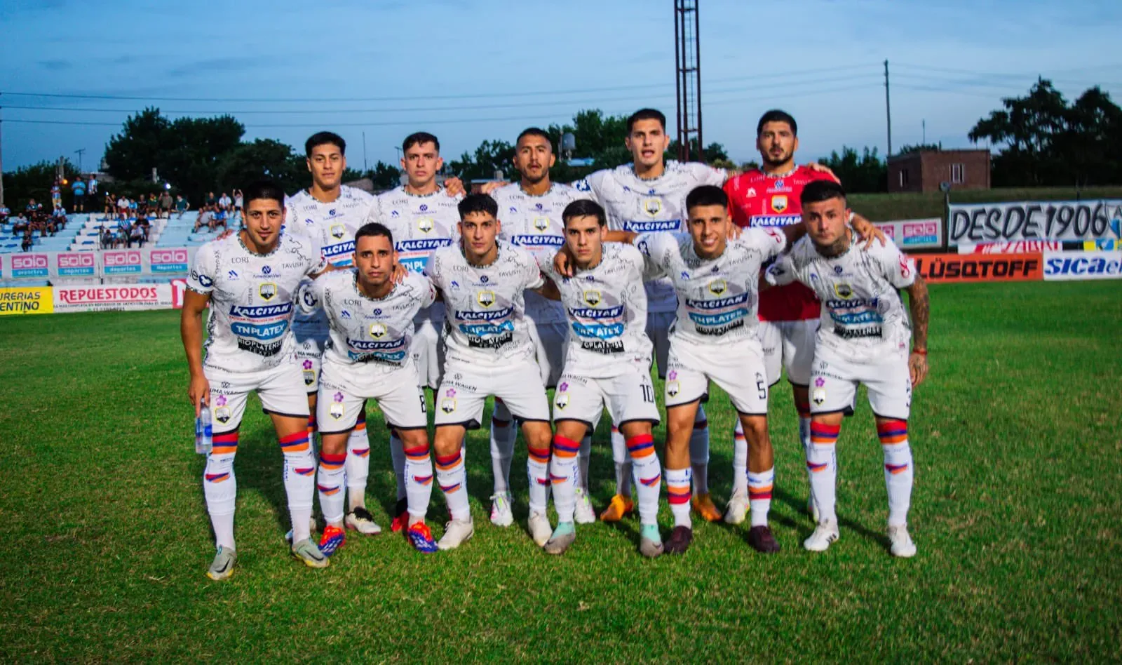 La formación que dispuso Tula ante Argentino de Merlo. (Foto: Prensa Deportivo Armenio)