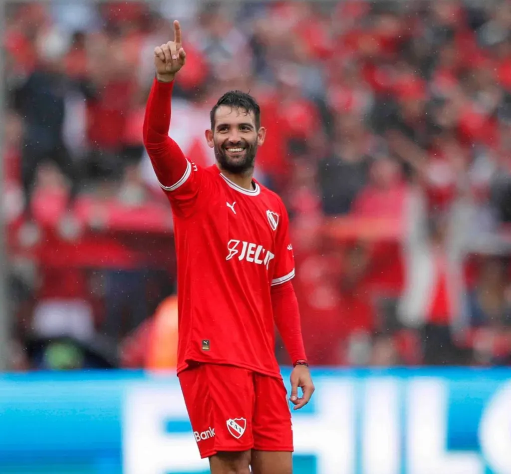Martín Cauteruccio anotando con camiseta de Independiente. (Foto: Twitter).