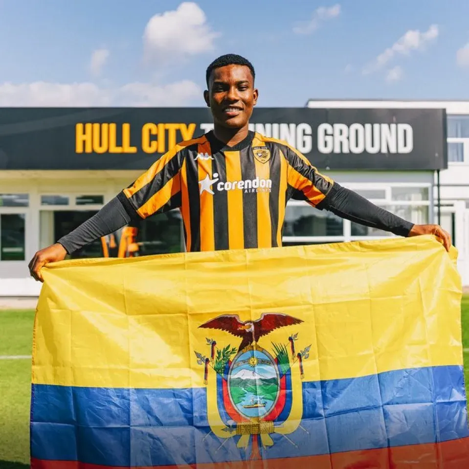 Óscar Zambrano entrenando con el Hull City.