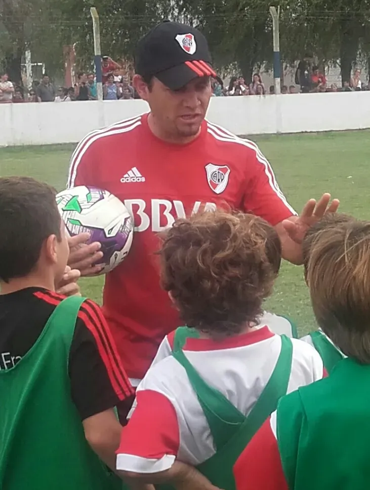 Brizuela, siempre ligado a los juveniles.