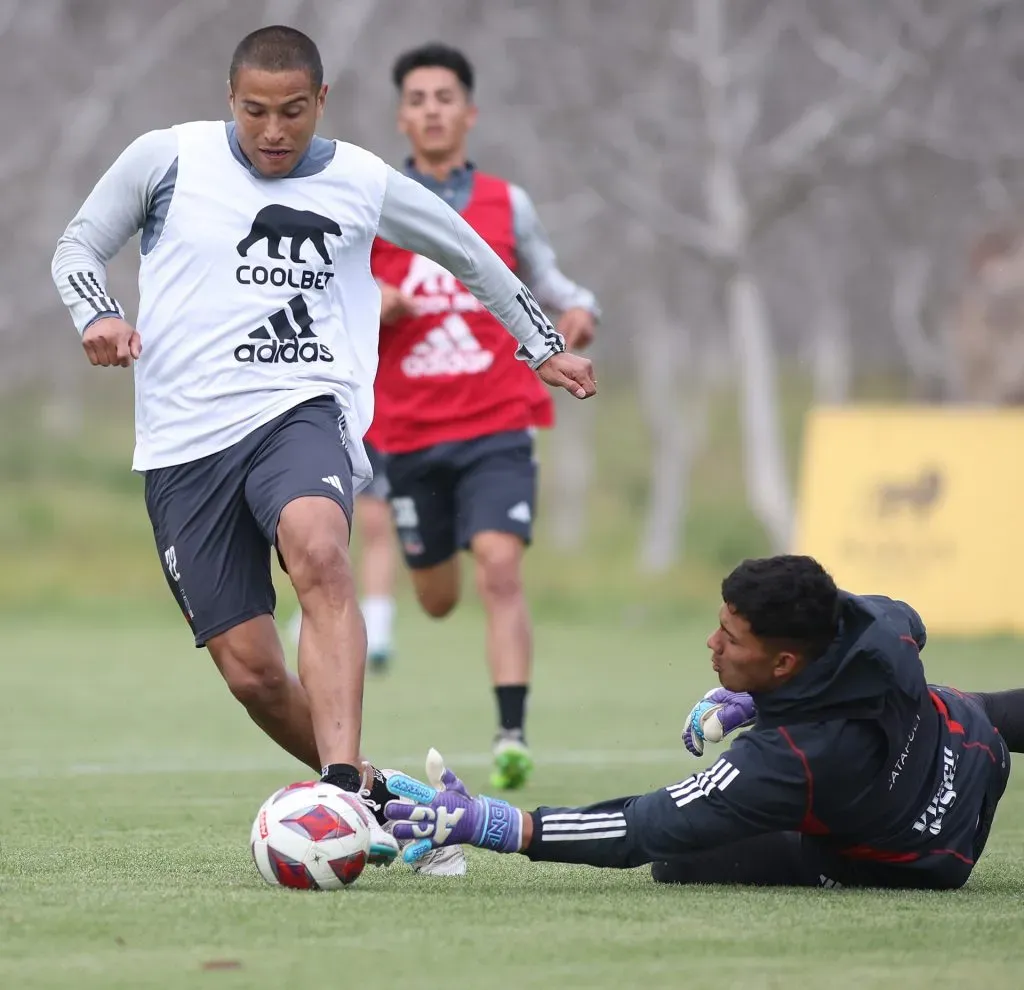 Leandro Benegas en el entrenamiento de Colo Colo. (Foto: Colo Colo)