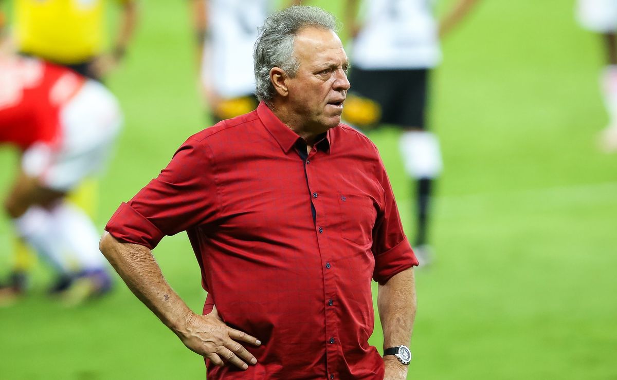 Ex-técnico do Internacional, Abel Braga relembra Brasileirão de 2020 e faz afirmação polêmica: “Inter perdeu no apito”