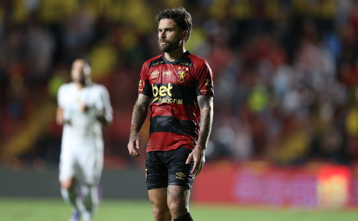 Com quase lei do ex, Lucas Lima tem boa atuação pelo Sport contra o Santos, seu ex-time