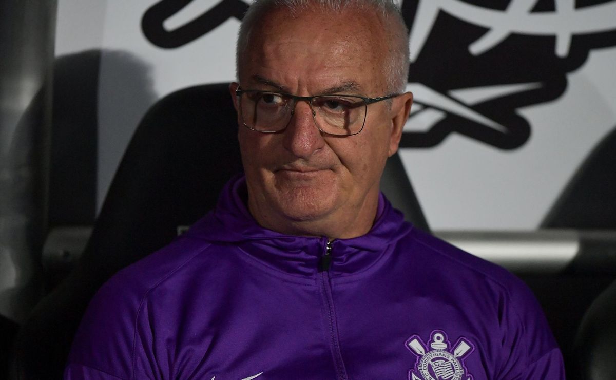 Dorival Júnior adota boa estratégia em Botafogo x Corinthians e arranca empate no fim em duelo do Brasileirão