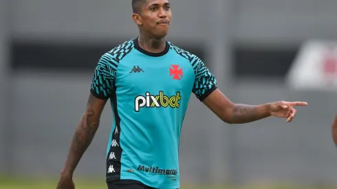 Foto: Thiago Ribeiro/AGIF - Vasco busca "sombra" para Raniel