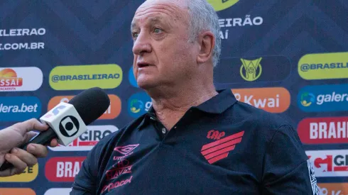 Foto: (Gil Gomes/AGIF) - Felipão vem empilhando marcas individuais no comando do Athletico