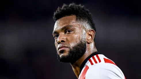 (Photo by Marcelo Endelli/Getty Images) - Ex-atacante do rival foi citado pelo jornalista