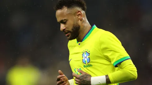Foto: (Dean Mouhtaropoulos/Getty Images) - Neymar se sente perseguido pelos árbitros antes da Copa do Mundo no Catar