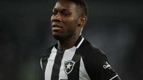 Foto: (Thiago Ribeiro/AGIF) - Patrick de Paula não vem tendo espaço no Botafogo