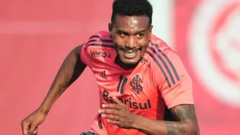 Foto: Ricardo Duarte/Internacional - Edenilson não deve ficar em 2023.