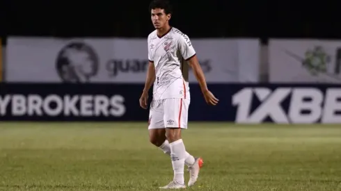 José Tramontin/Athletico- Bruno Lite, meia do Athletico-PR