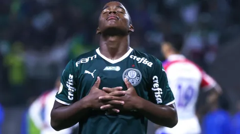 Foto: (Marcello Zambrana/AGIF) - Endrick foi uma das joias integradas ao grupo principal do Palmeiras para 2023