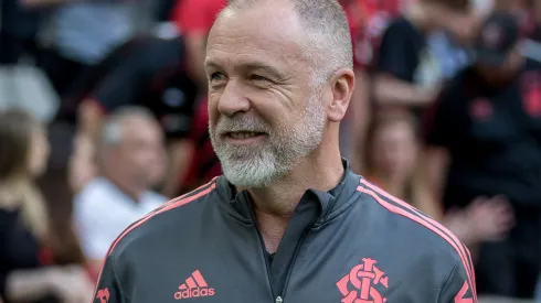 PR - Curitiba - 16/07/2022 - BRASILEIRO A 2022, ATHLETICO PR X INTERNACIONAL - Mano Menezes tecnico do Internacional durante partida contra o Athletico-PR no estadio Arena da Amazonia pelo campeonato Brasileiro A 2022. Foto: Robson Mafra/AGIF