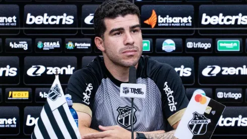 Foto: (Marcelo Vidal/cearasc.com) - Richardson concedeu entrevista coletiva no Ceará nesta terça (24)