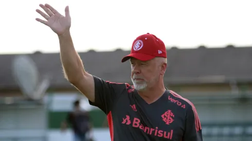 Foto: Divulgação/Flickr/Internacional - Mano Menezes fala sobre decisão de deixar Pena no banco