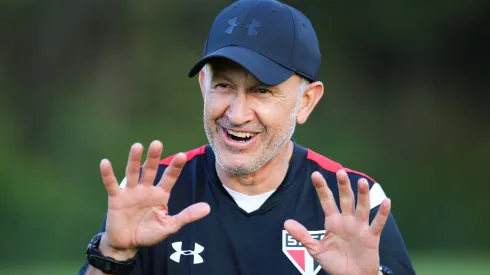 Foto: (Marcello Zambrana/AGIF) - Um dos zagueiros que trabalhou com Juan Carlos Osorio no Morumbi, em 2015, está na mira do São Paulo
