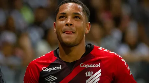 Foto: Fernando Moreno/AGIF - Athletico define valor para vender Vitor Roque