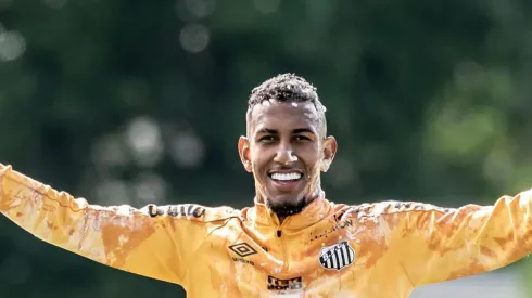 Foto: Ivan Storti/Santos FC – Valor de compra de Rwan no Vasco gera debate no Santos