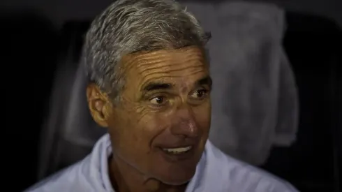 Luis Castro surpreende torcida do Botafogo com jogador para a CDB